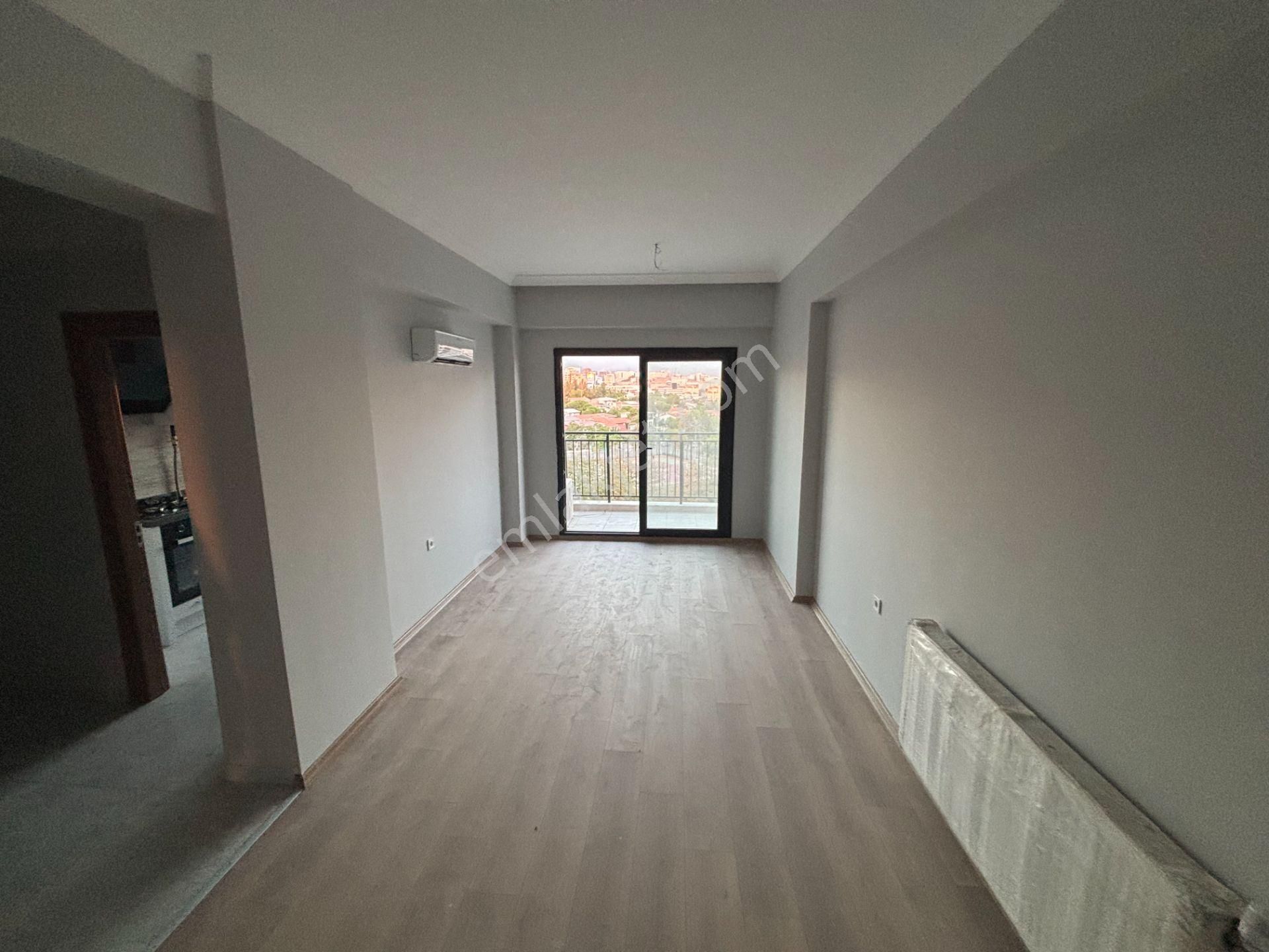 Deniz, Havuz, İzmir Manzaralı Site İçi Arakat, D.gazlı, Klimalı, K.mutfak 2+1 Daire - Görsel 12