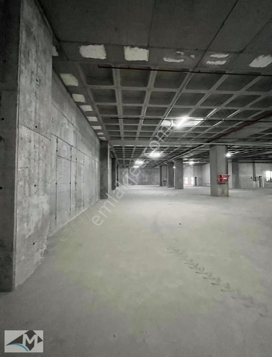 İkitelli Osb Kiralık 2300 M2 İmalathane - Görsel 3