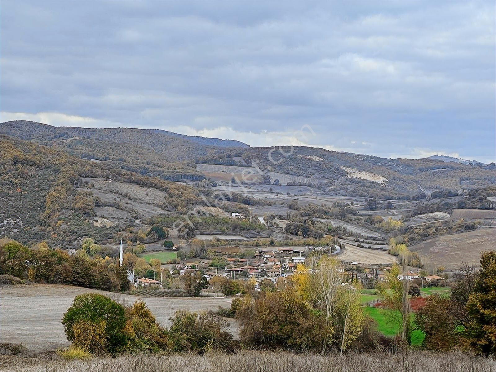 Çanakkale Çan Altıkulaç Köyünde Fırsat Değerde 15.136 M2 Tarla