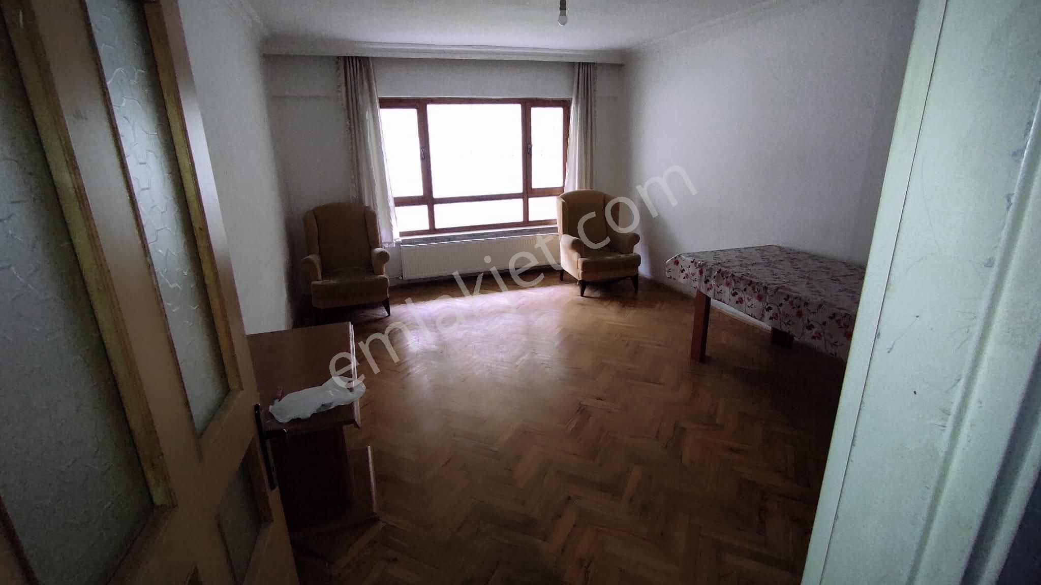 Kiralık*daire*ufuktepe Mah*merkez De*cadde Kenarı*giriş*2+1*