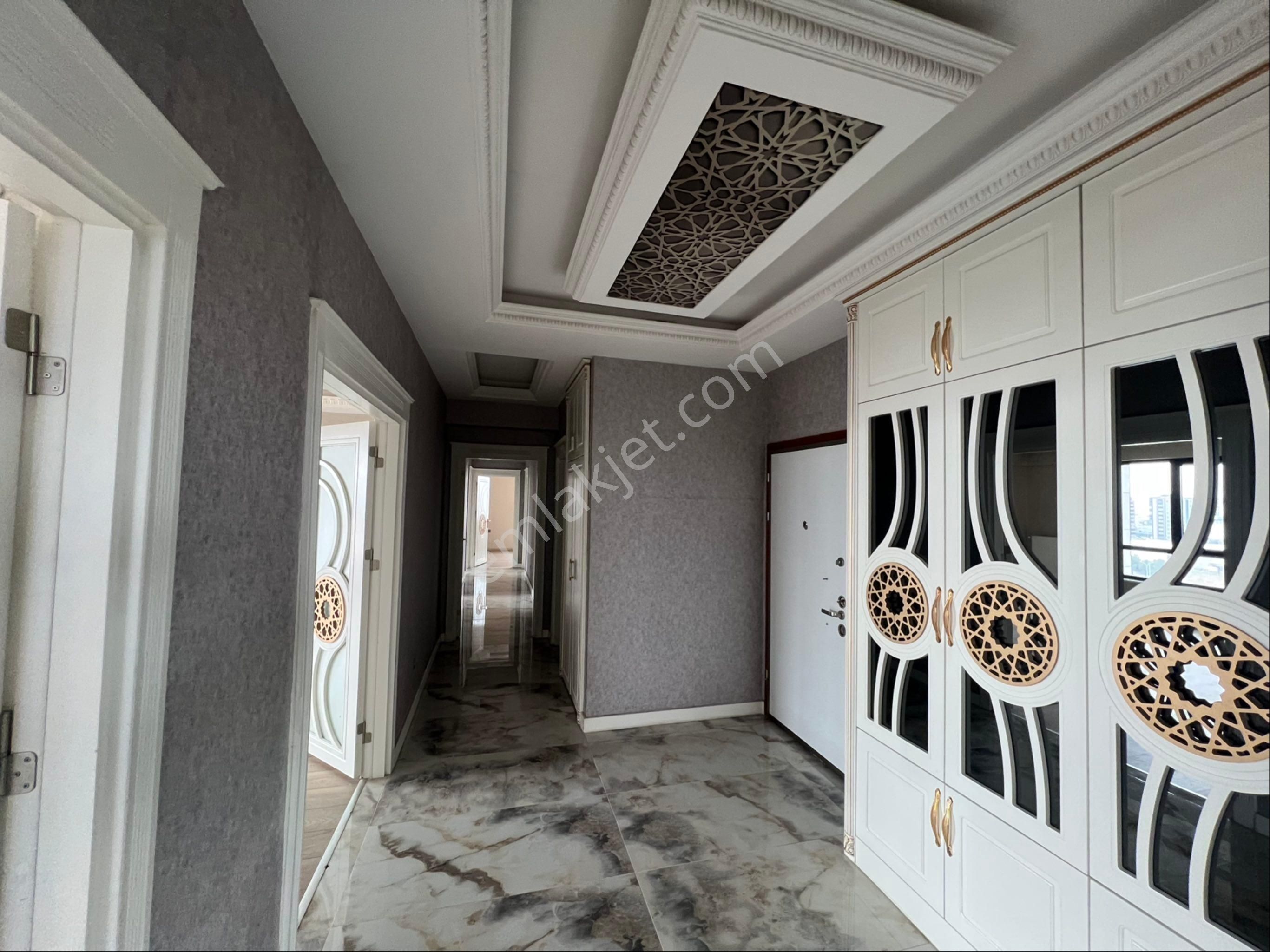 Fıstıklık Mah.merkezi Konumda Geniş Açık Cepheli Lüx Satılık 4+1 Daire - Görsel 16