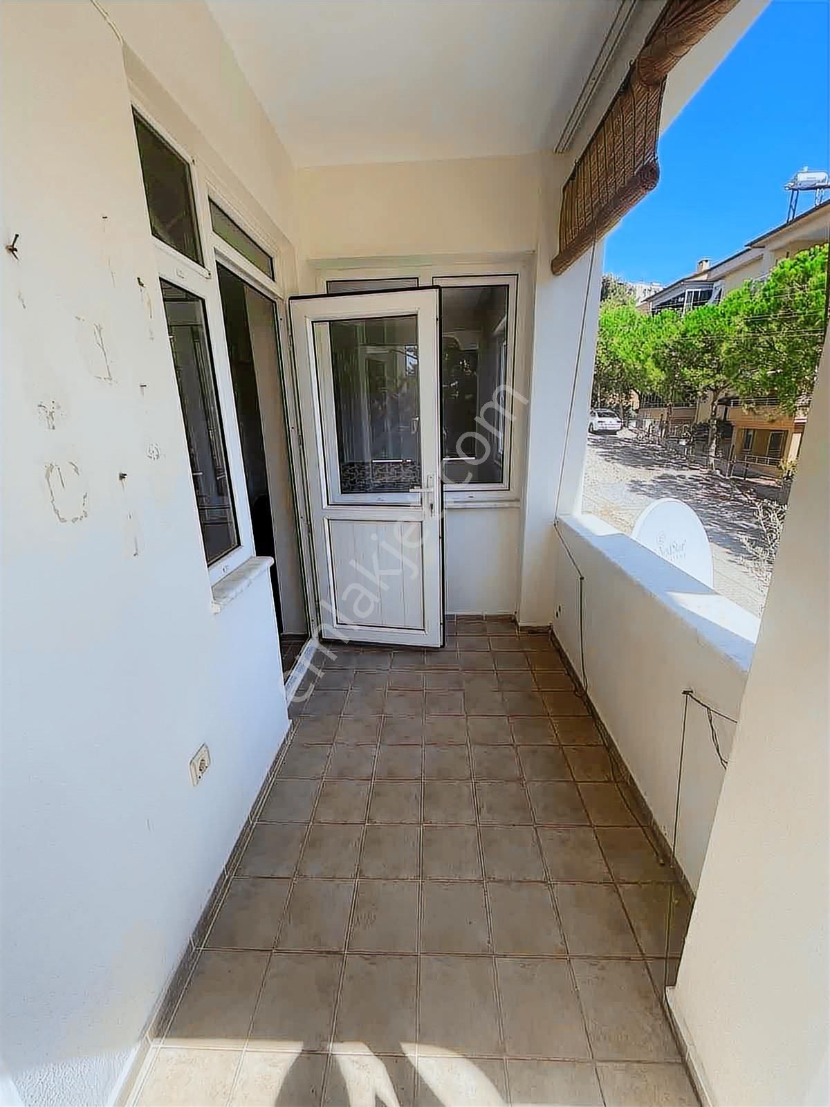 Altınoluk'ta Satılık 2+1 Eşyalı Daire - Görsel 17