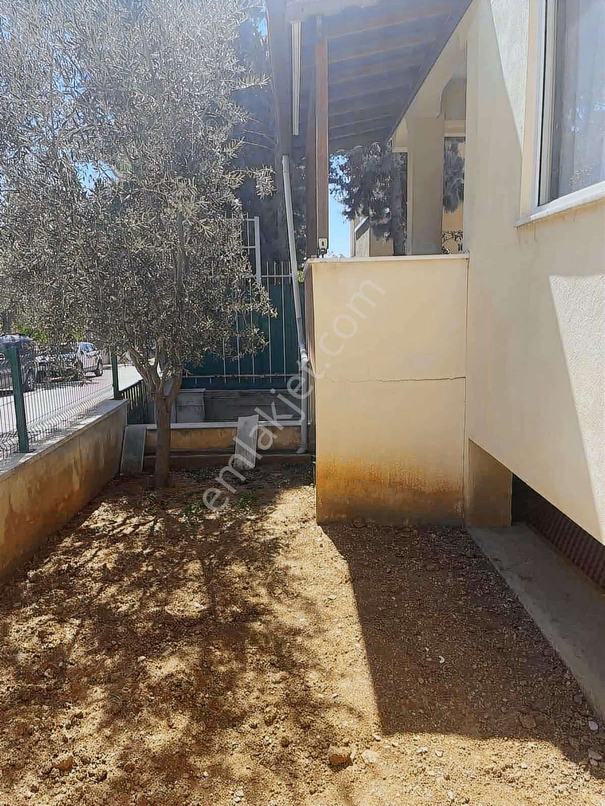Altınoluk'ta Satılık 2+1 Eşyalı Daire - Görsel 14