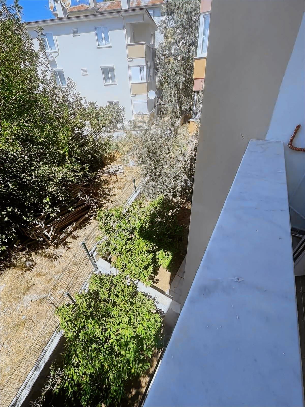 Altınoluk'ta Satılık 2+1 Eşyalı Daire - Görsel 11