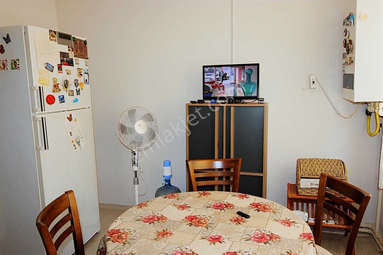 Soma Caddesi Üzerinde Satılık 2+1 - Görsel 10