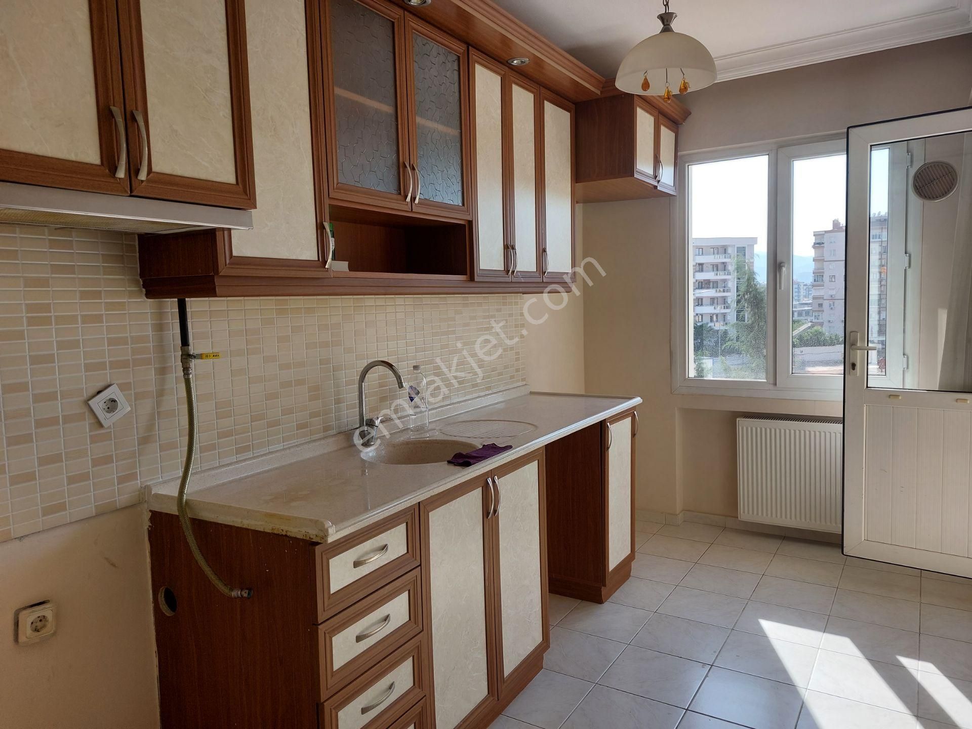 Buca Yıldız Mahallesi Klimalı Doğalgazlı Asansörlü Site İçi 3+1 - Görsel 3