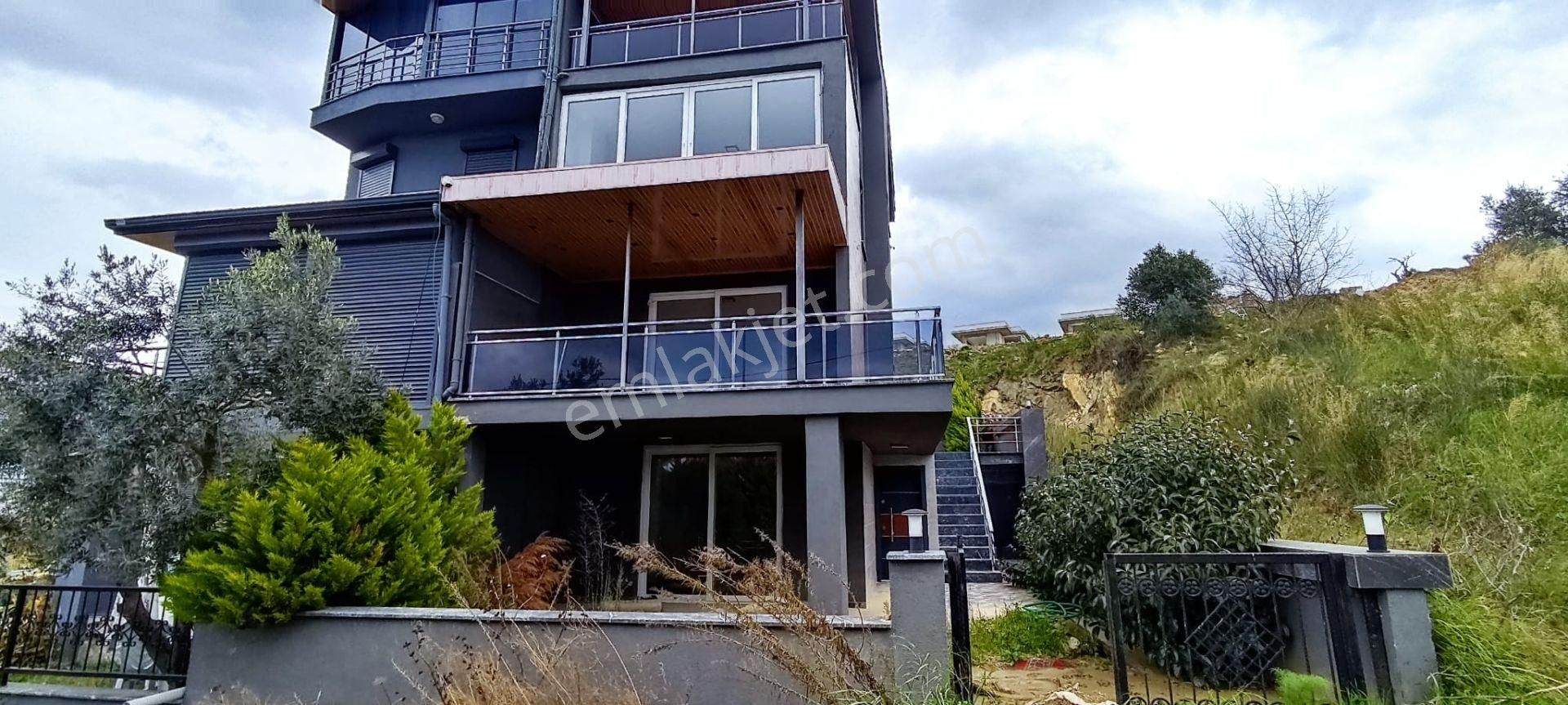 Kuşadasında Full Denız Manzaralı Özel Havuzlu 5+2 Vılla