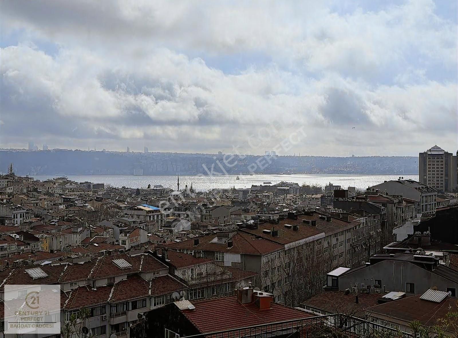 Beşiktaş'ta Deniz Manzaralı 5+1 Dubleks Daire