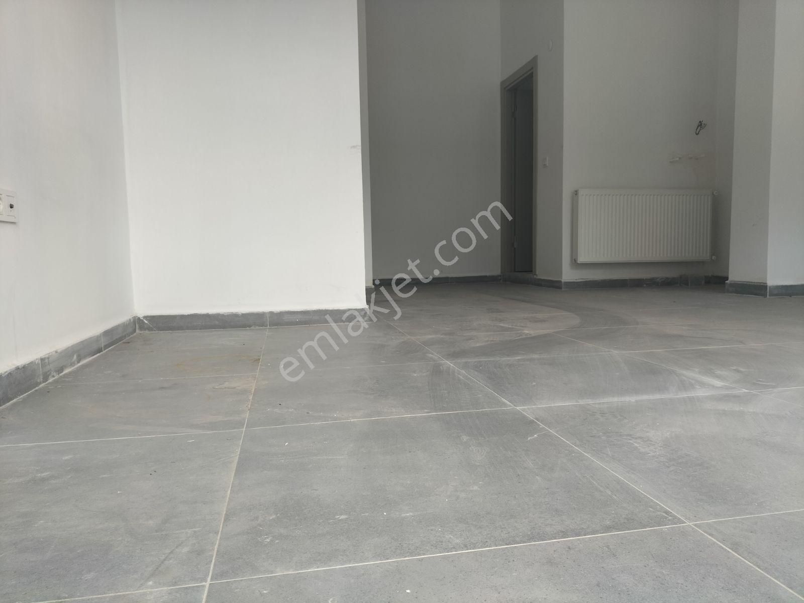 Ressam Salih Erimez Cad. Üstü Ön Kullanımlı 25 M2 Satılık Dükkan - Görsel 4