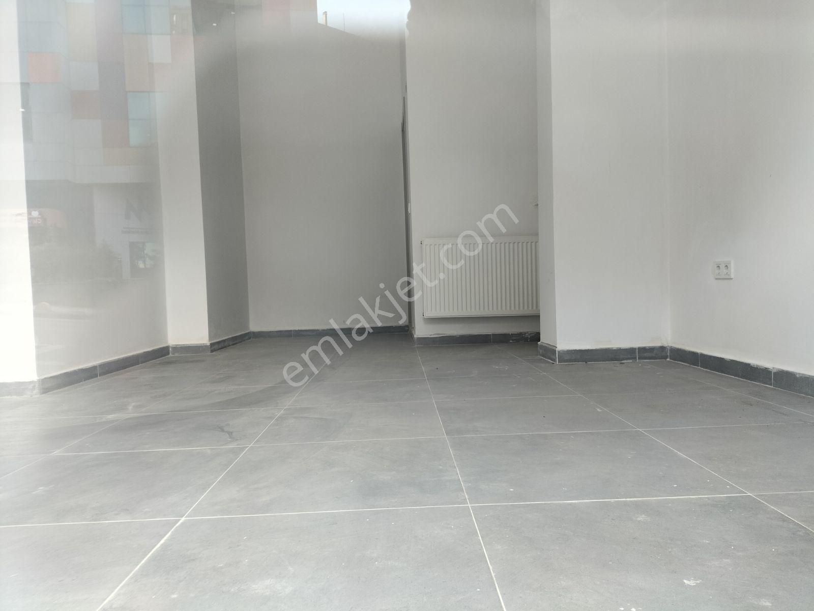 Ressam Salih Erimez Cad. Üstü Ön Kullanımlı 25 M2 Satılık Dükkan - Görsel 3