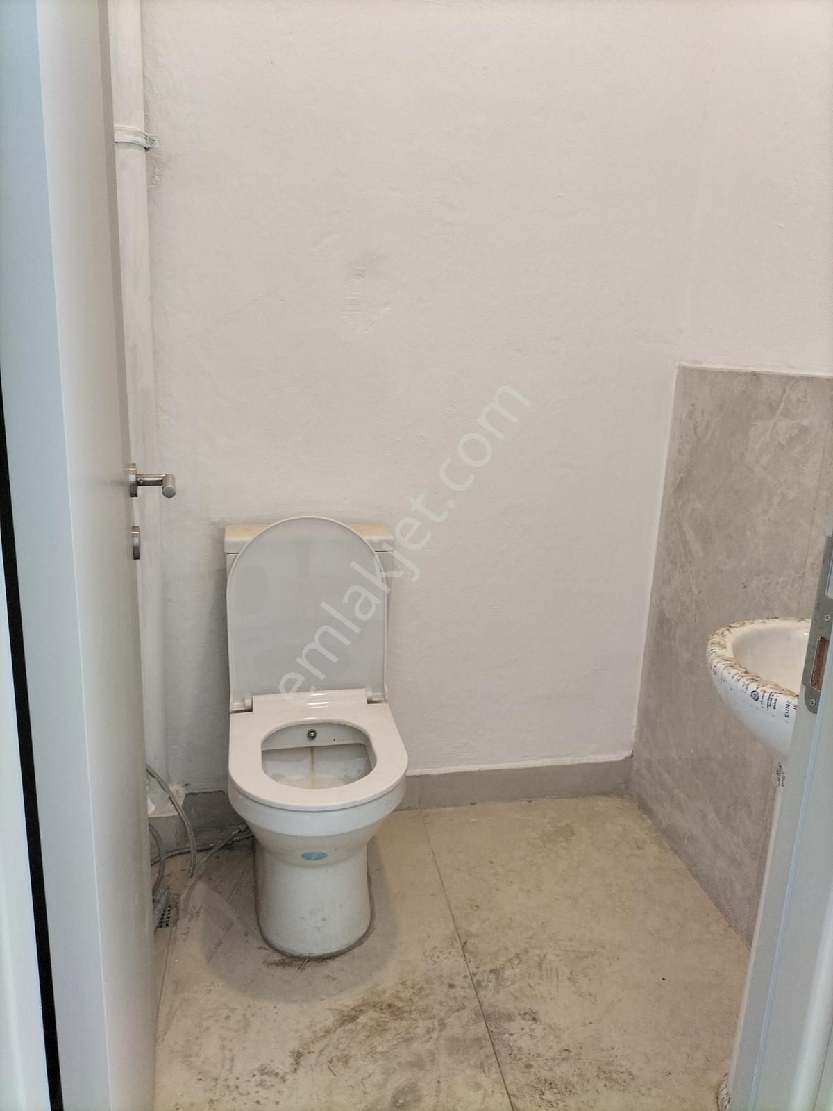 Ressam Salih Erimez Cad. Üstü Ön Kullanımlı 25 M2 Satılık Dükkan - Görsel 29