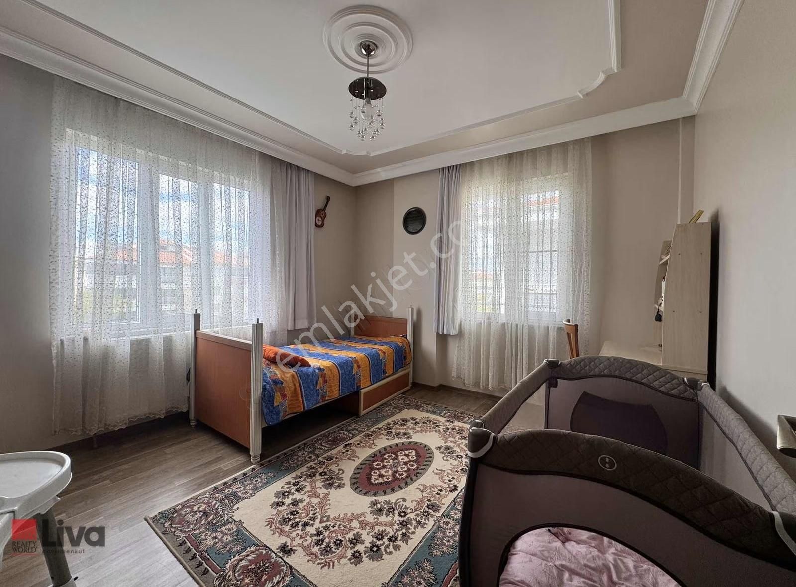 ▓cumhriyet Cad.üzeri Korsan Park Karşısı 170 M2 Asansörlü Daire▓ - Görsel 35