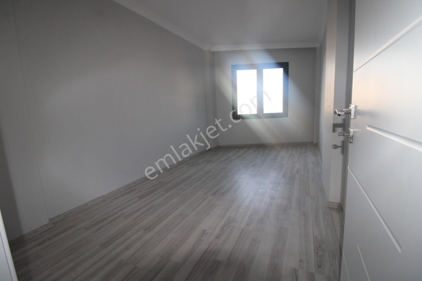 Balıkesir Karesi Çay Mh. Dereboyu Caddesinde 2+1 Geniş Daire - Görsel 13