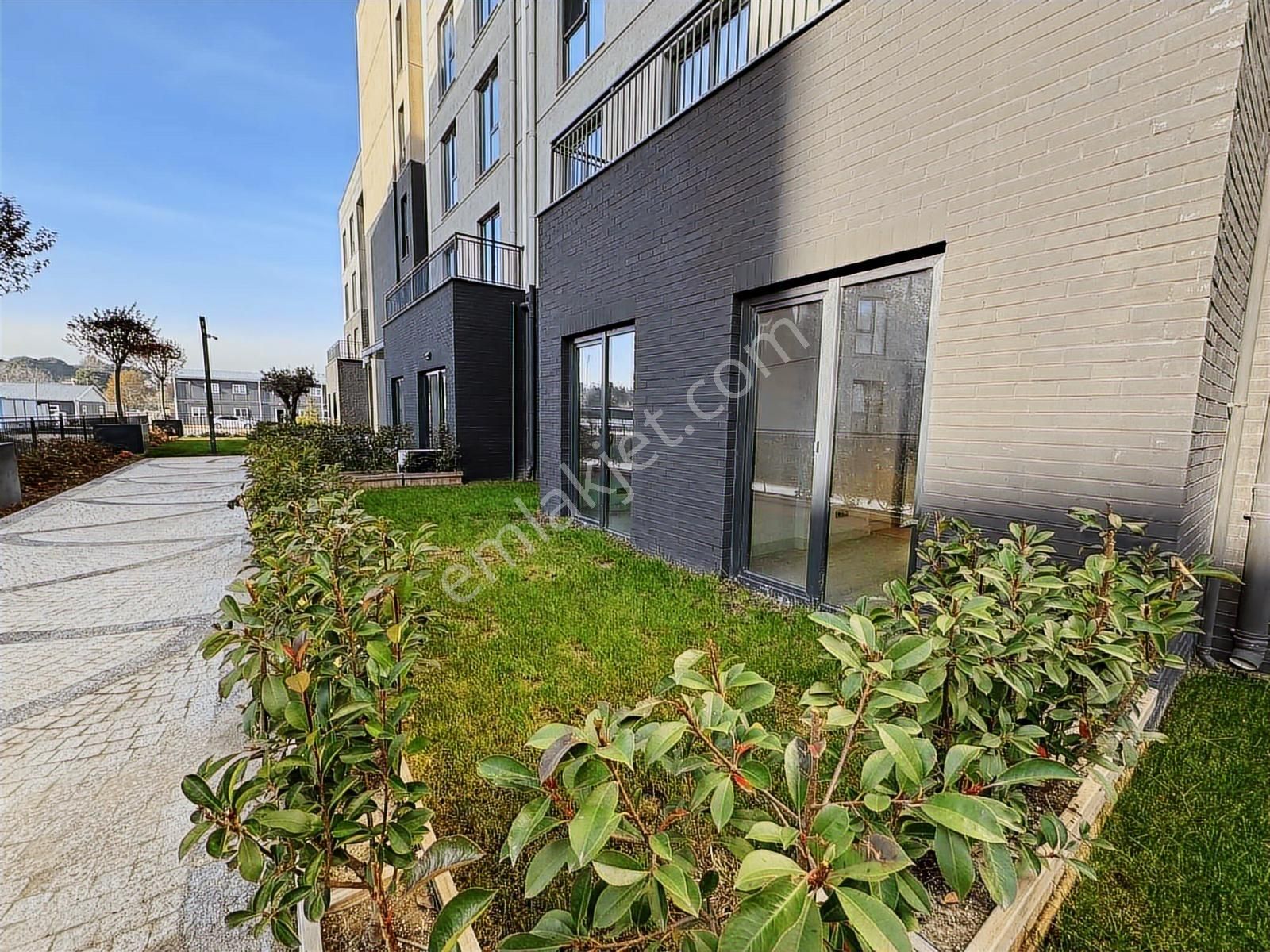 Emlak Konut'ta Satılık Bahçeli 2+1 Daire - Görsel 2