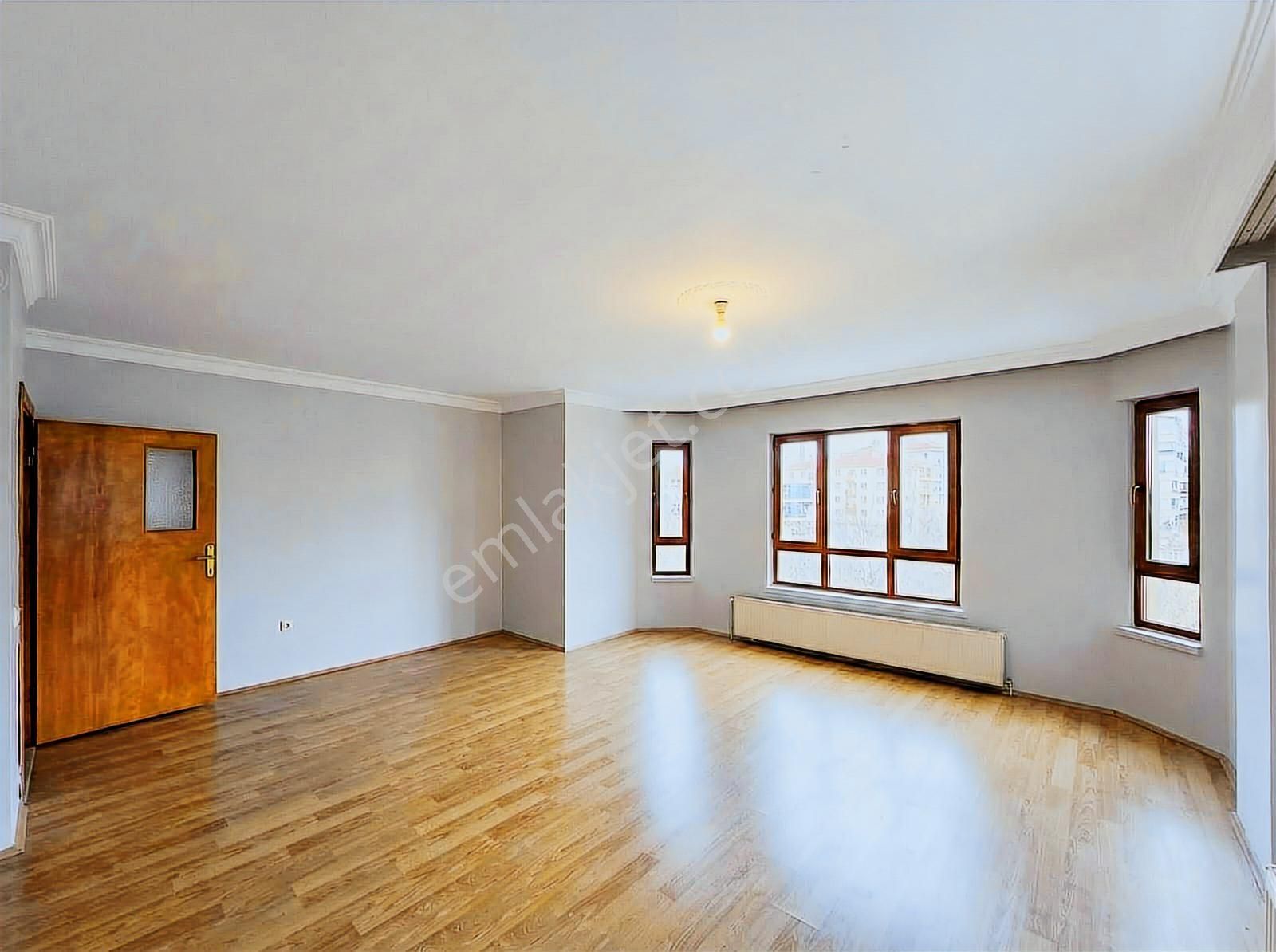 Öveçler'de, Taurus Avm'ye Yürüme Mesafesinde, Park Manzaralı, Ara Kat 3+1 Daire - Görsel 2