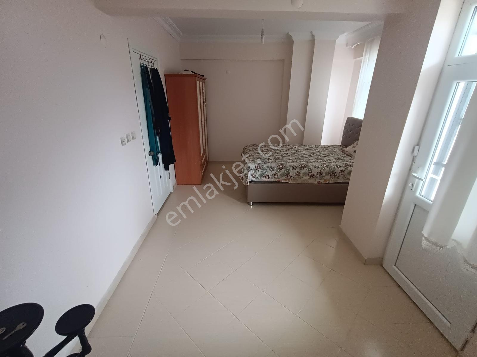 Yeniçiftlikte Bulvar Caddesinde Denize Yakın Köşe Başı 3+1 Villa - Görsel 25