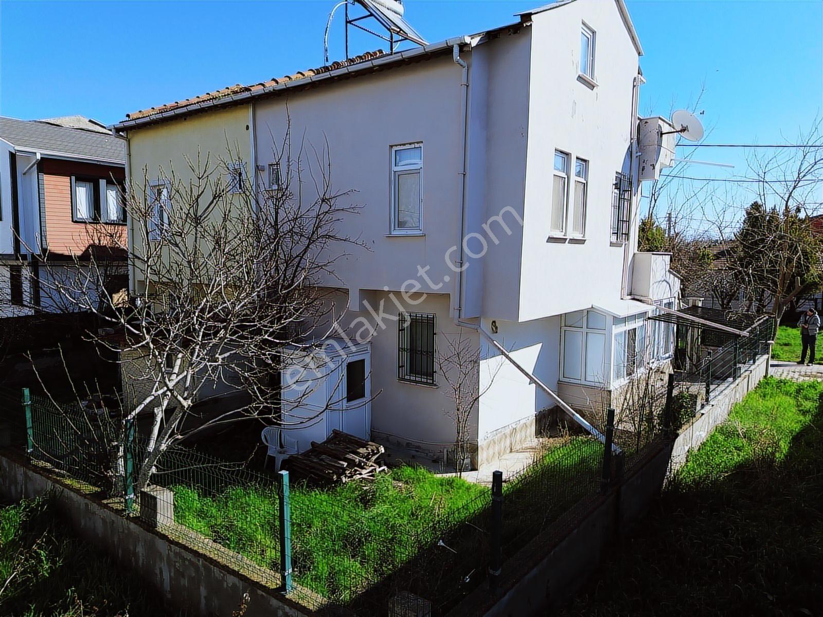 Yeniçiftlikte Bulvar Caddesinde Denize Yakın Köşe Başı 3+1 Villa - Görsel 2