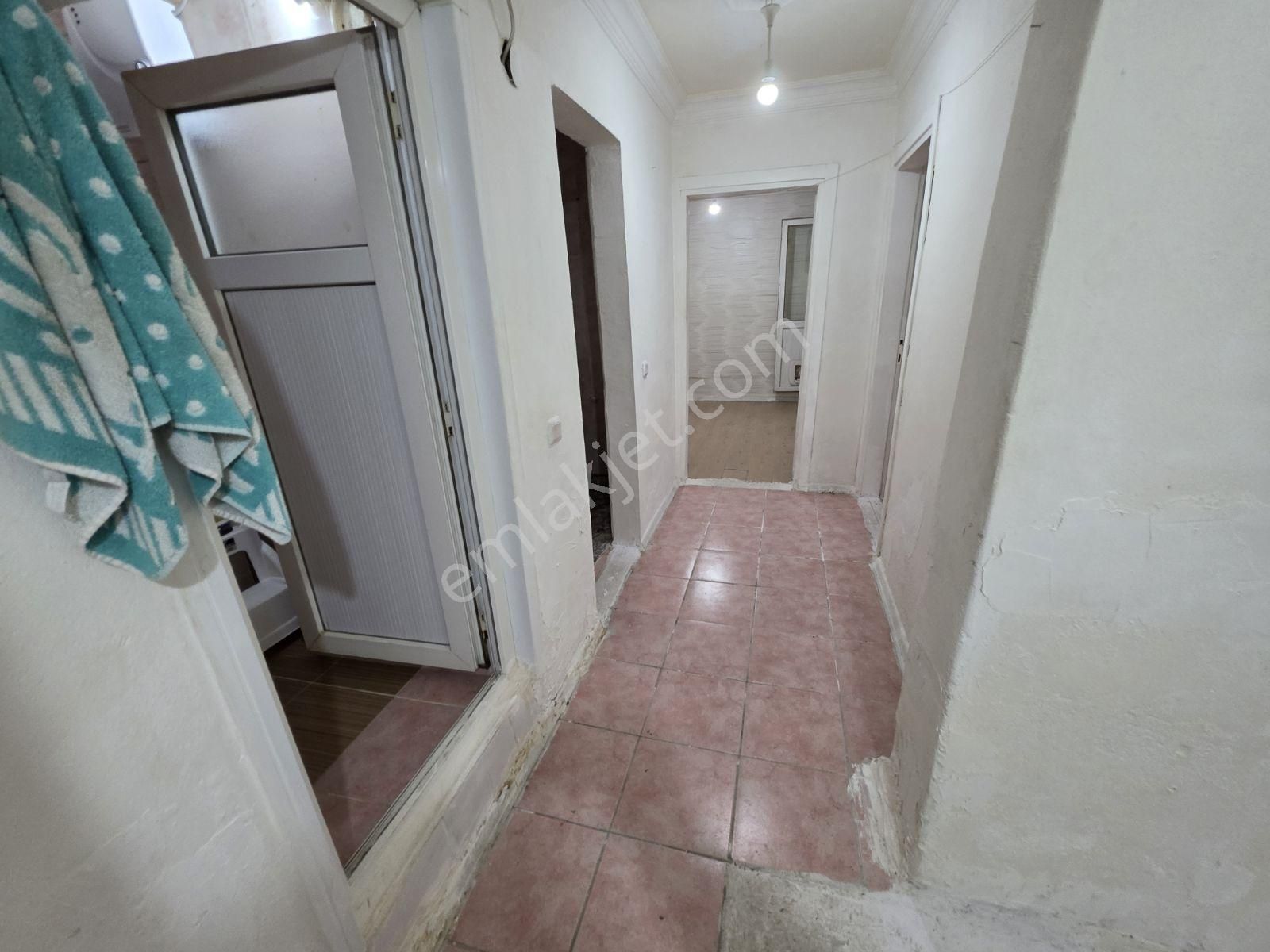 Mehmet Akifte Kiralık 1+1 Bahçe Kat - Görsel 5