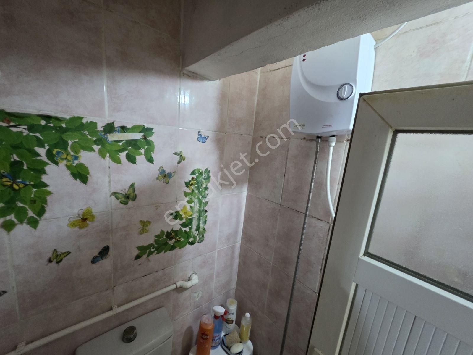 Mehmet Akifte Kiralık 1+1 Bahçe Kat - Görsel 3