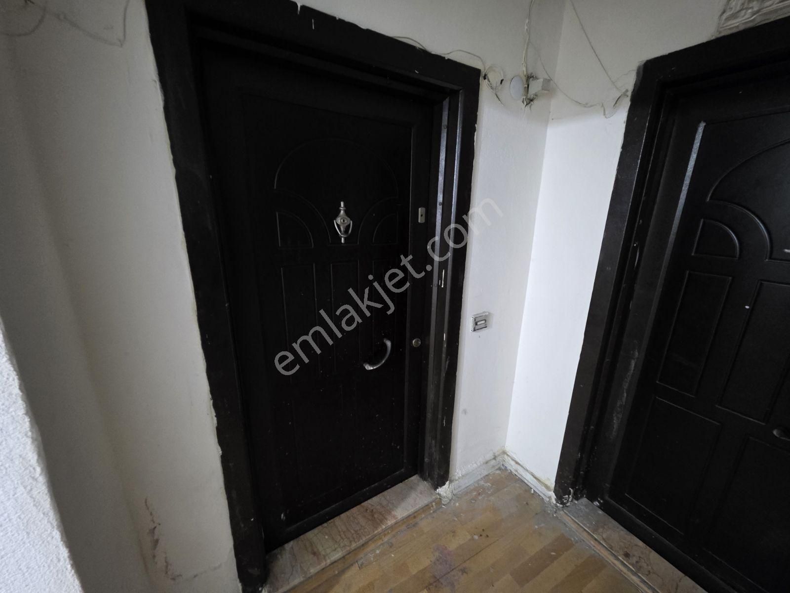 Mehmet Akifte Kiralık 1+1 Bahçe Kat - Görsel 2