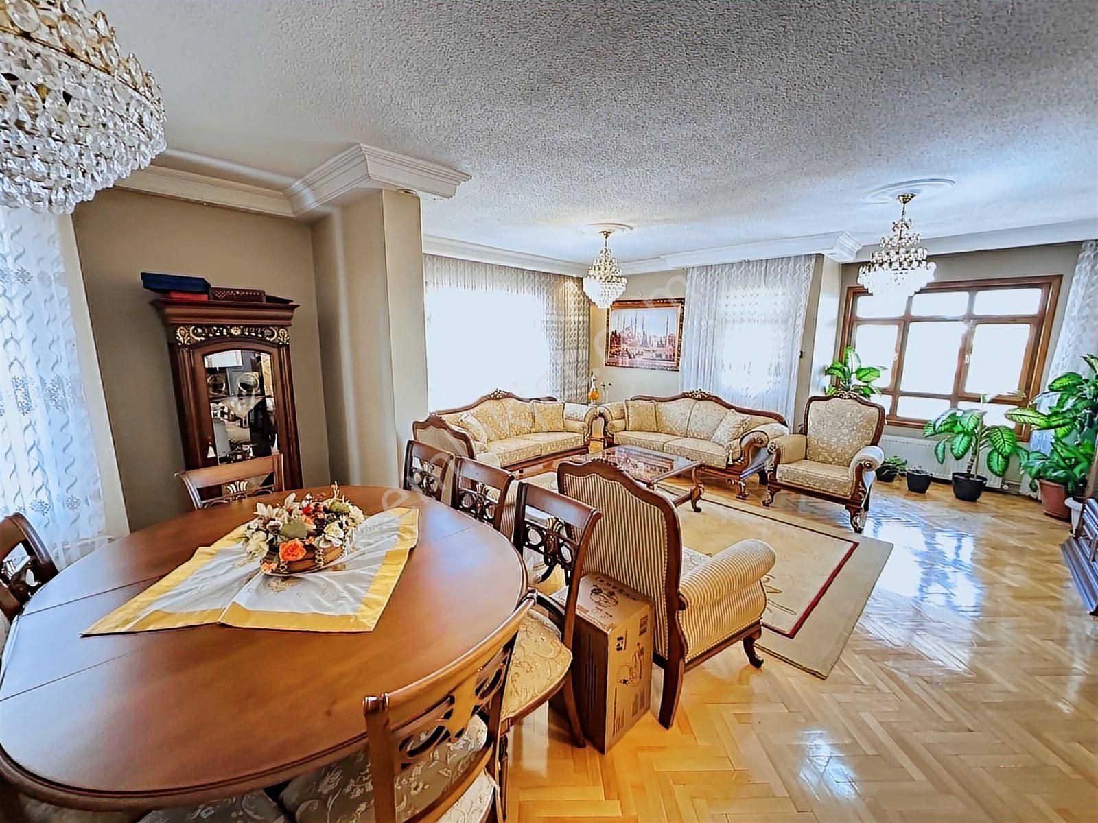 Etlik Merkez'de 5+1 230m2 Teraslı Manzaralı Güney Cephe Dublex - Görsel 16