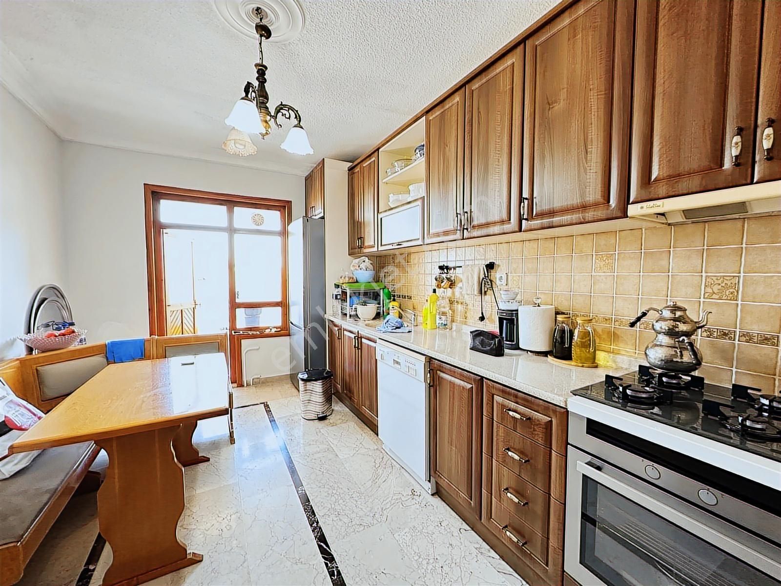 Etlik Merkez'de 5+1 230m2 Teraslı Manzaralı Güney Cephe Dublex - Görsel 13