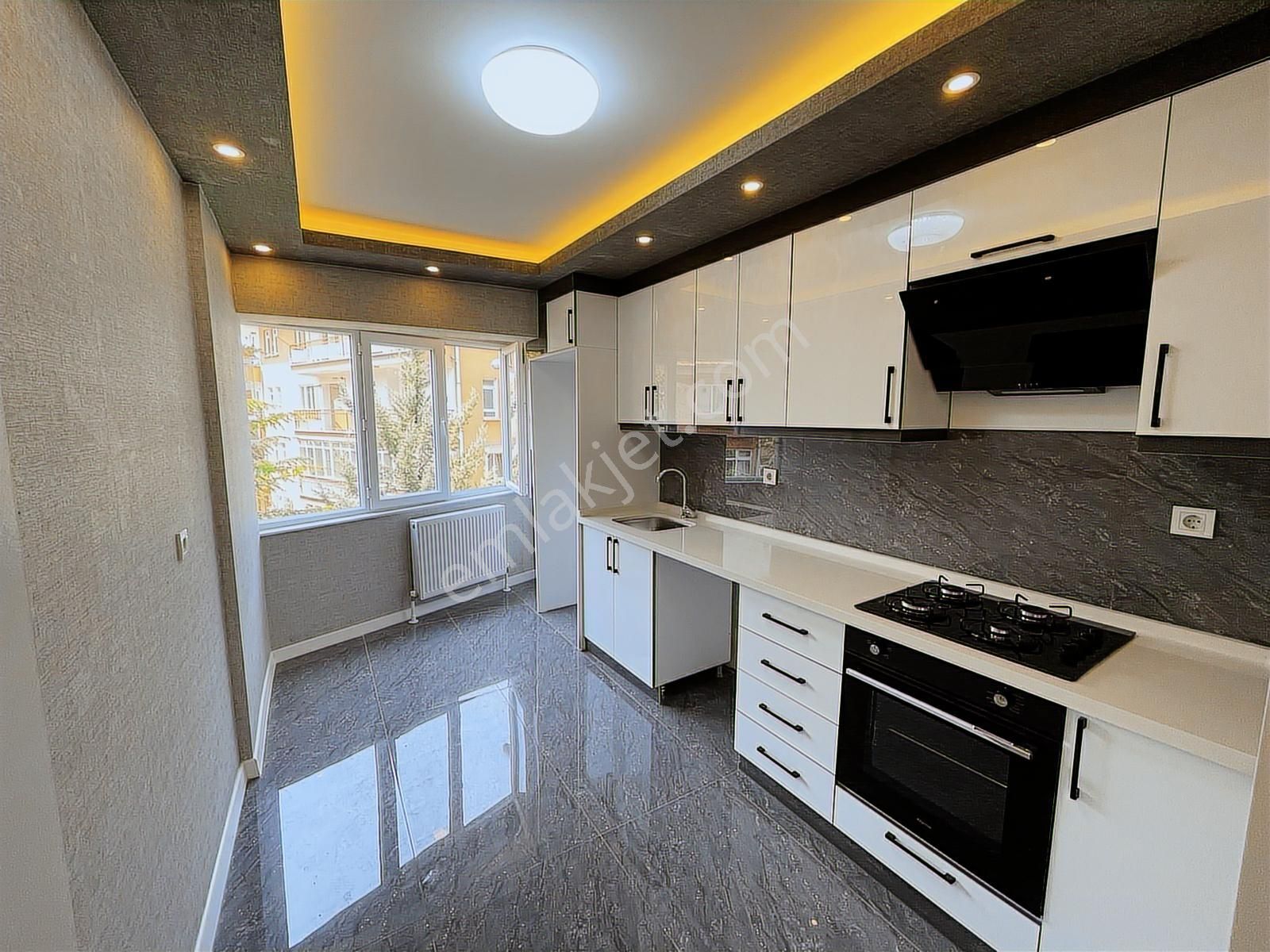 Aşağı Eğlence'de 3+1 Bağımsız Full Yapılı Ebeveyn Banyolu Güney - Görsel 3