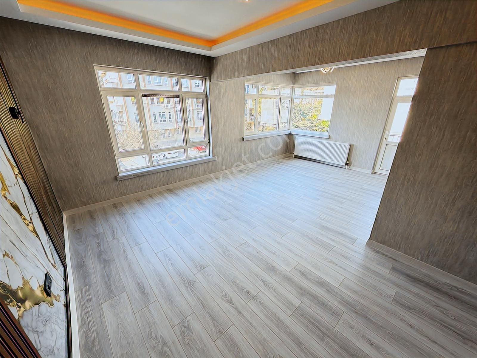 Oğulbey'den Aşağı Eğlence'de 2.kat Ön Güney Cepe 2+1 Lüks Yapılı - Görsel 22