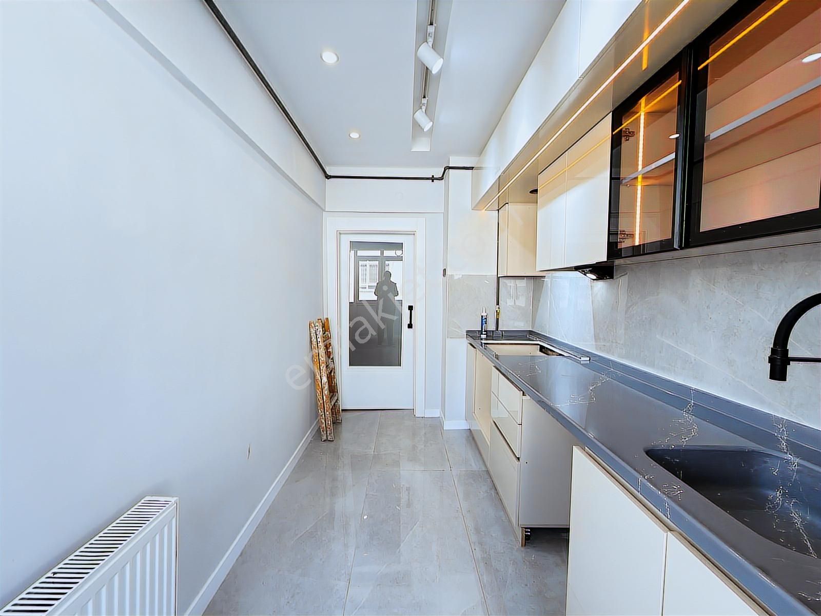 Oğulbey'den Aşağı Eğlence'de 2.kat Ön Güney Cepe 2+1 Lüks Yapılı - Görsel 17