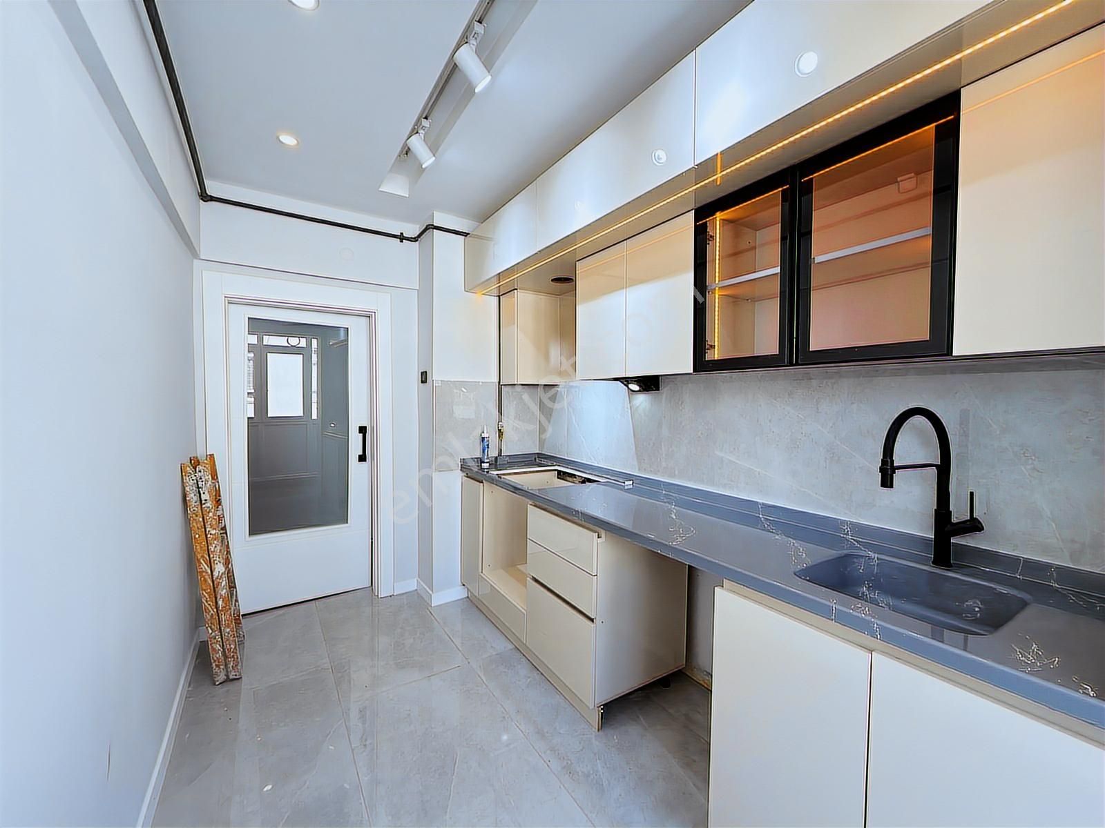 Oğulbey'den Aşağı Eğlence'de 2.kat Ön Güney Cepe 2+1 Lüks Yapılı