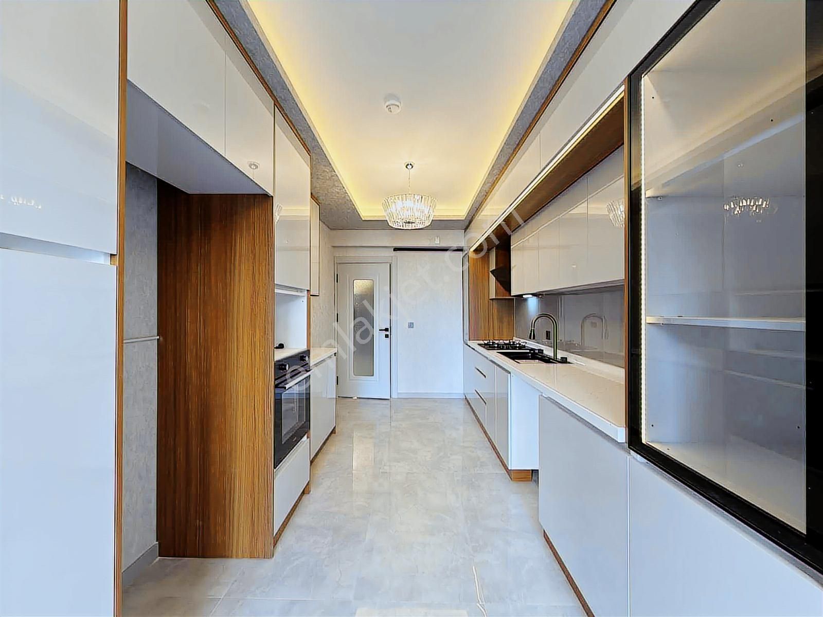 540.cad. Yakını 4+1 165m² 0 Bina %50 Kredi 2 Banyo Giyinme Odası - Görsel 2