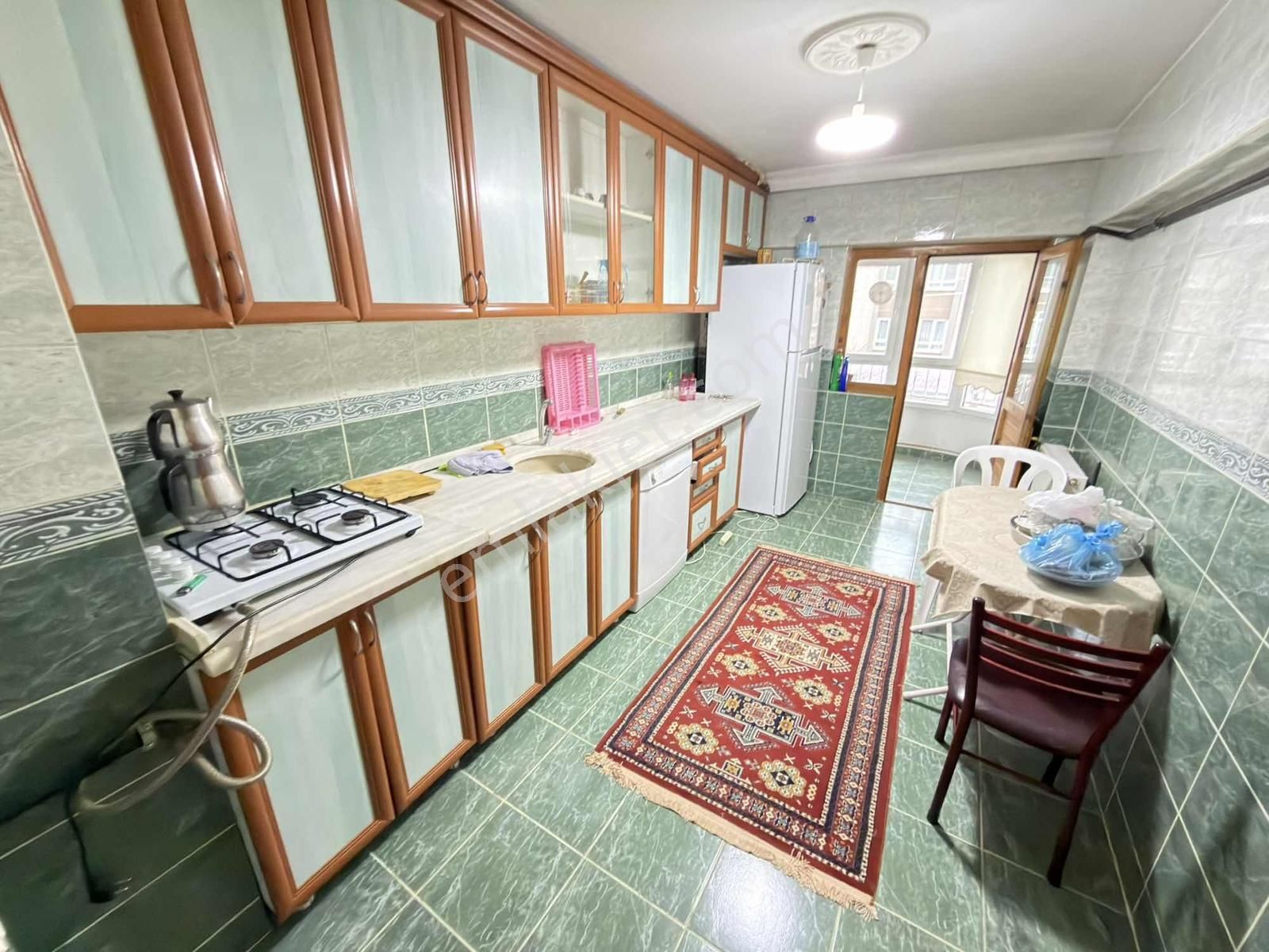 Köşe Bina Köşe Daire 1.kat Ön Güney Cepe 3+1 135m² Geniş Balkon