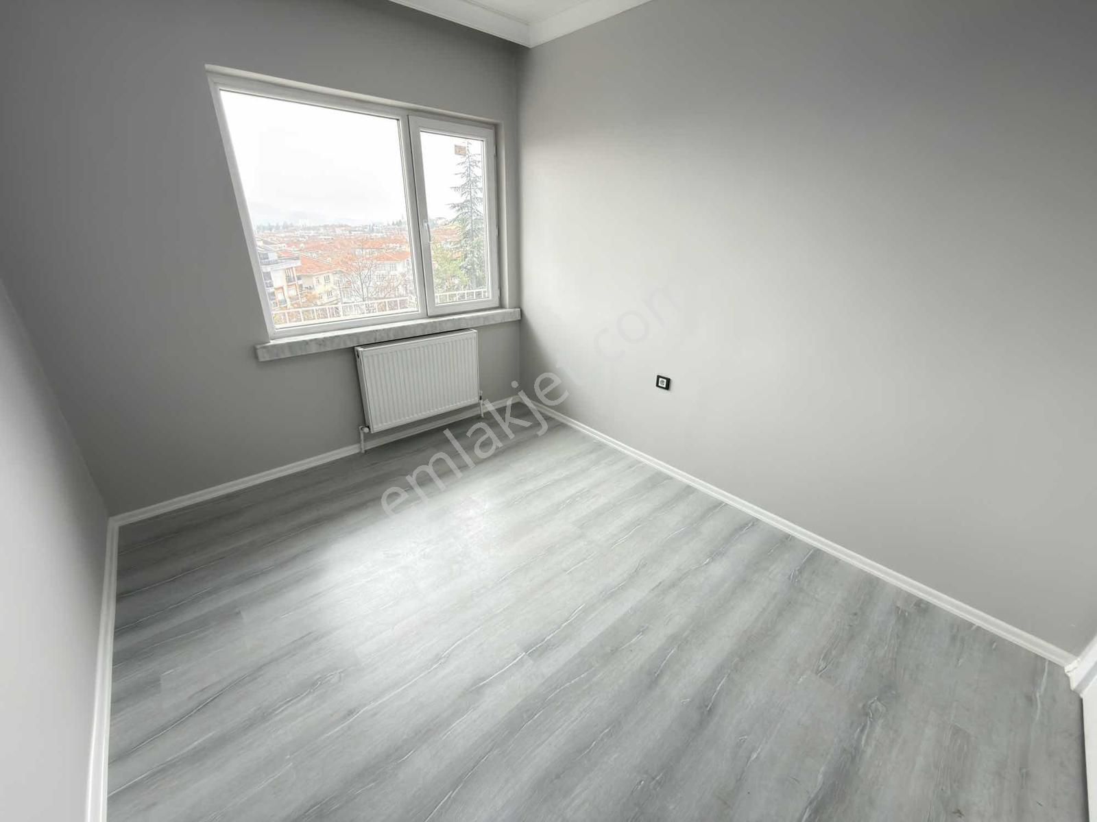 Sanatoryum Cad. Yakını 3+1 Ankara Manzaralı 125m² Full Yapılı - Görsel 14