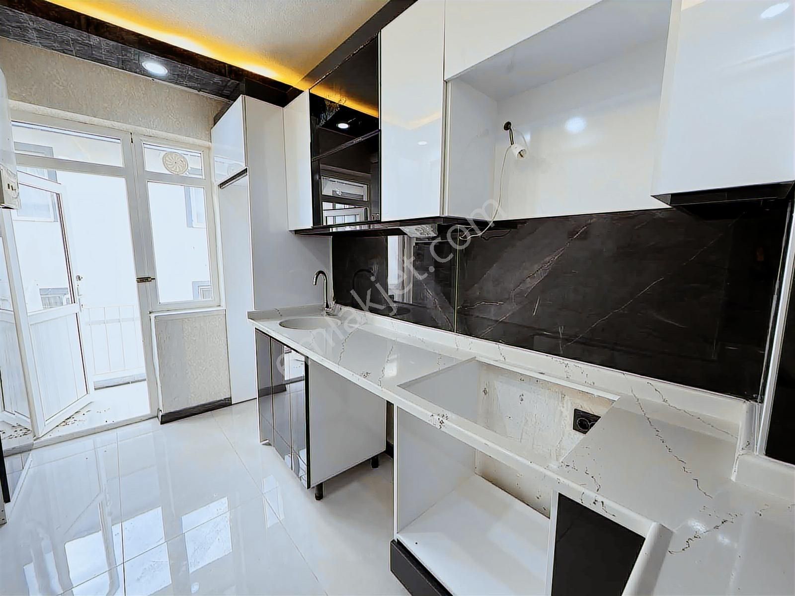 Oğulbey'den Yunur Emre Cad Paraleli 1.kat 2+1 Ful Yapılı Güney C - Görsel 16