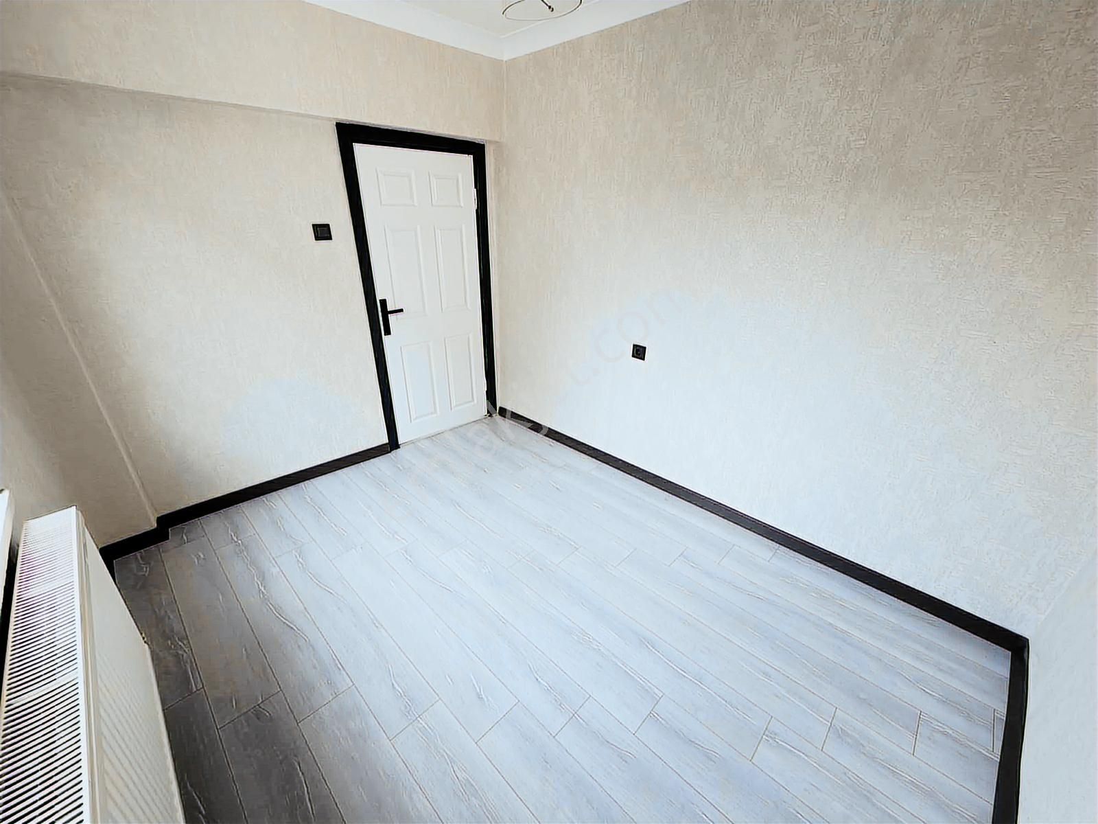 Oğulbey'den Yunur Emre Cad Paraleli 1.kat 2+1 Ful Yapılı Güney C - Görsel 11