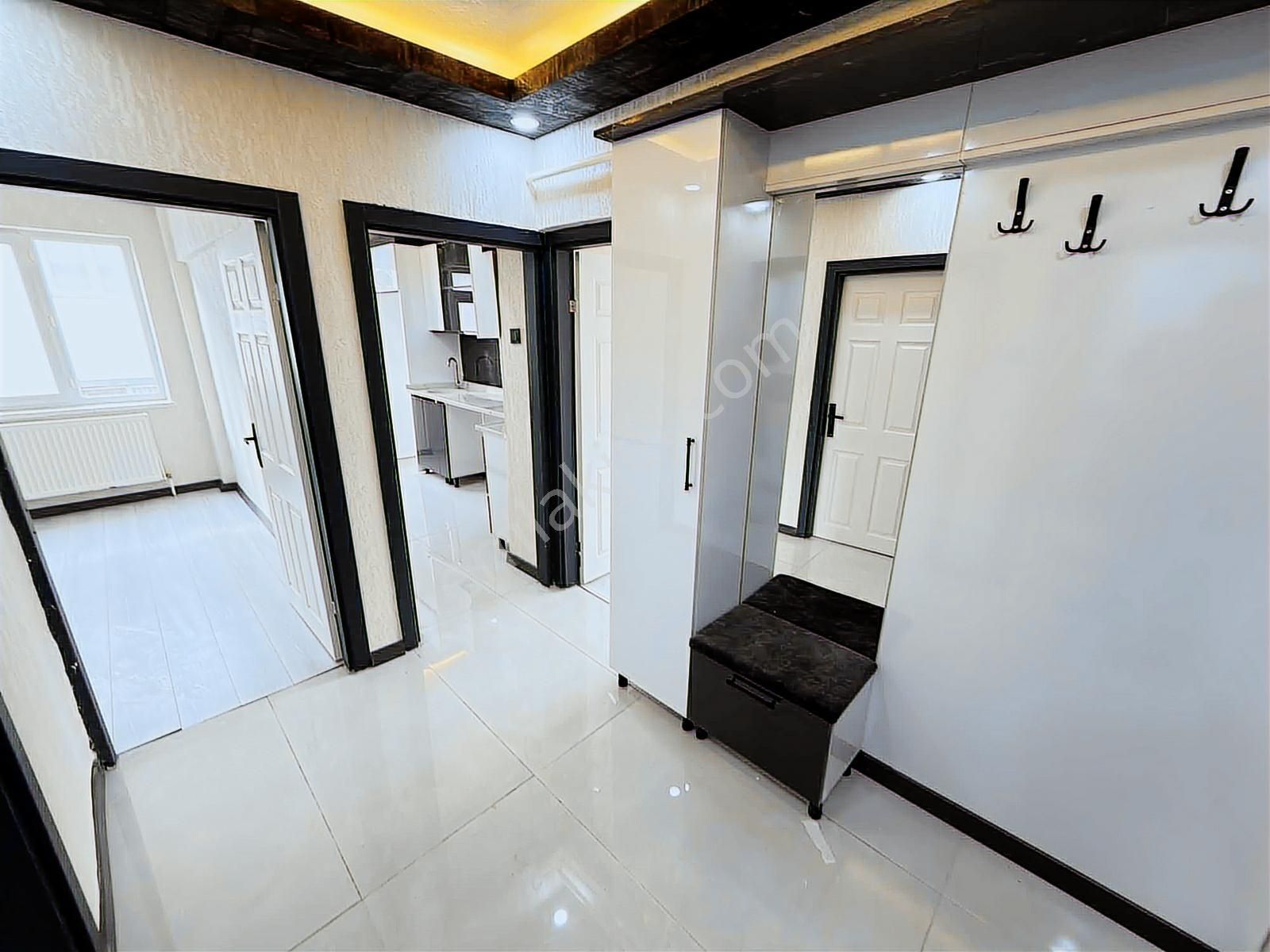 Oğulbey'den Yunur Emre Cad Paraleli 1.kat 2+1 Ful Yapılı Güney C - Görsel 13