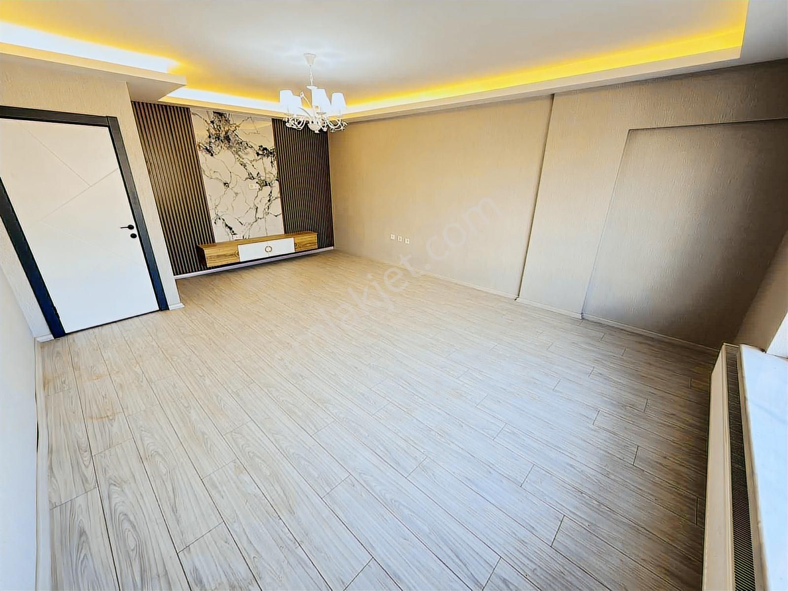 Etlik'de 3.kat Konumunda Manzaralı 3+1 Bağımsız Ful Yapılı 125m² - Görsel 13