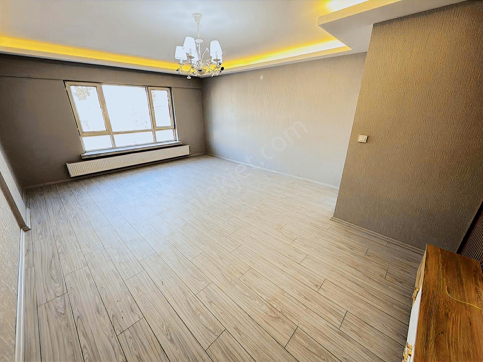 Etlik'de 3.kat Konumunda Manzaralı 3+1 Bağımsız Ful Yapılı 125m² - Görsel 21