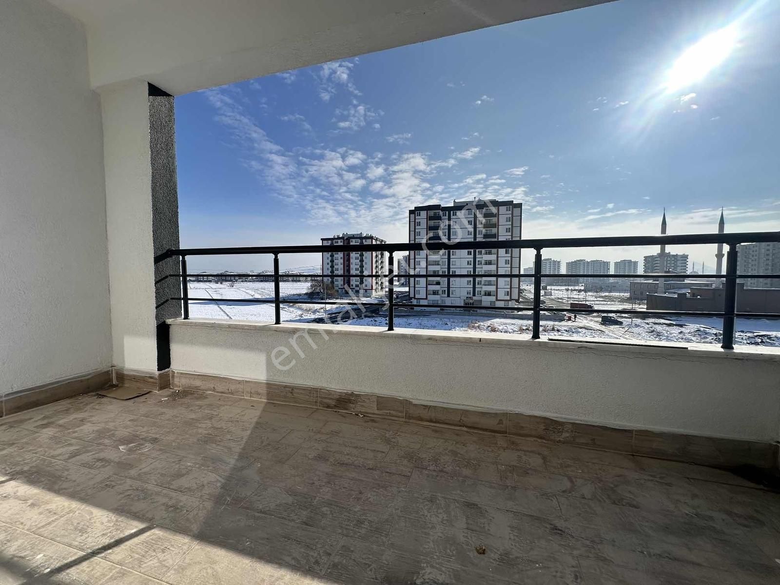 Kiralık...! Karum Sante 2+1 Hemen Oturulur Güney Cephe Daire - Görsel 5