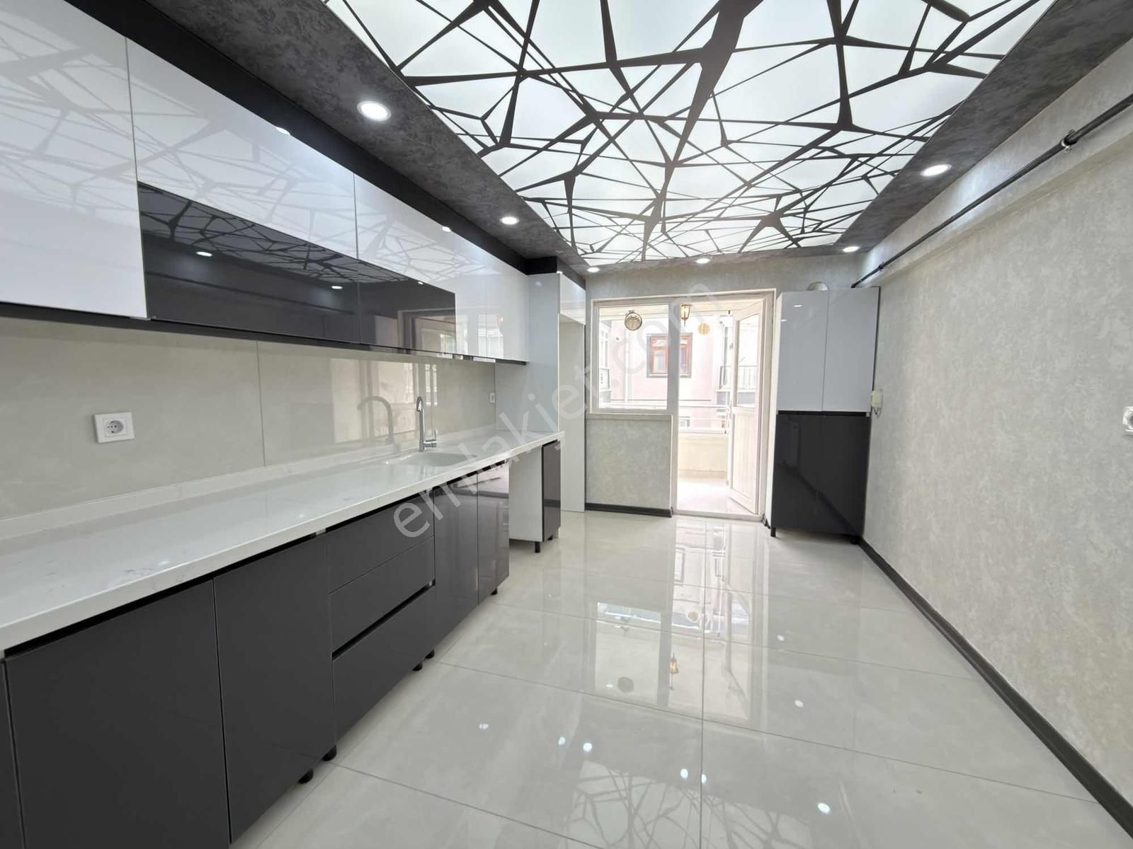 Gazeller Cad. Üstün'de 3+1 Bağımsız Asansörlü 145m² Full Yapılı - Görsel 10