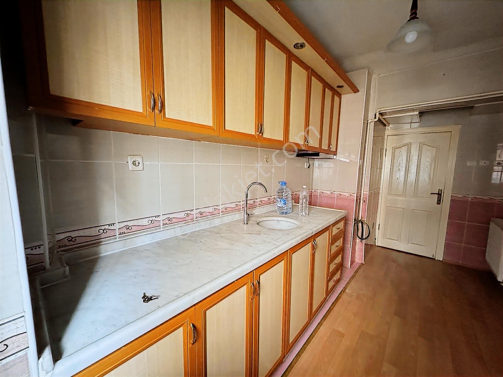 Etlik Lisesi Yakını Yüksek Giriş Kat Konumunda 3+1 Balkonlu - Görsel 11