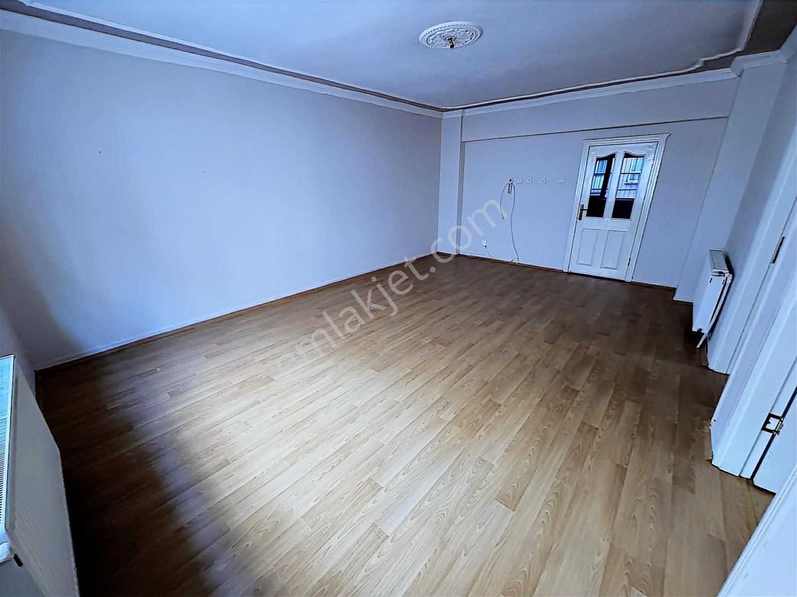 Etlik Lisesi Yakını Yüksek Giriş Kat Konumunda 3+1 Balkonlu - Görsel 5