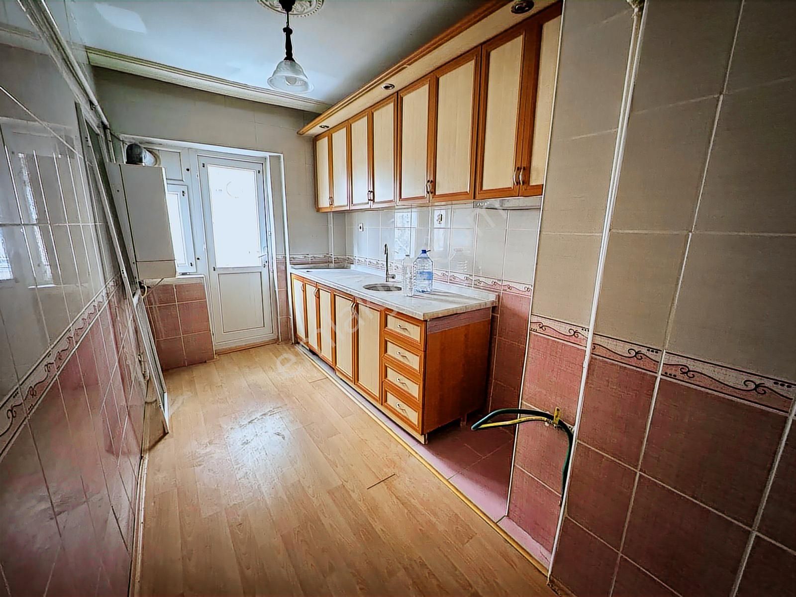 Etlik Lisesi Yakını Yüksek Giriş Kat Konumunda 3+1 Balkonlu - Görsel 6