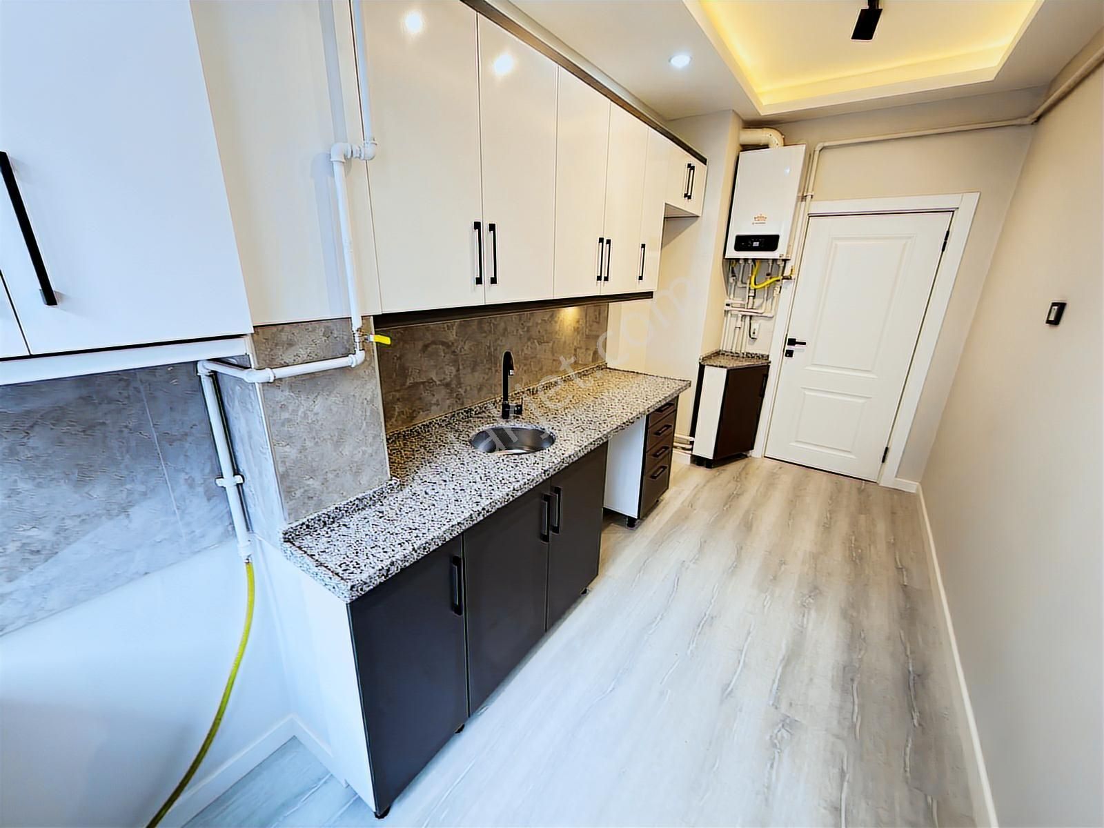 Sanatoryum Cad. & Fatih Cad. Yakını 3+1 Full Yapılı Güney Cepe..