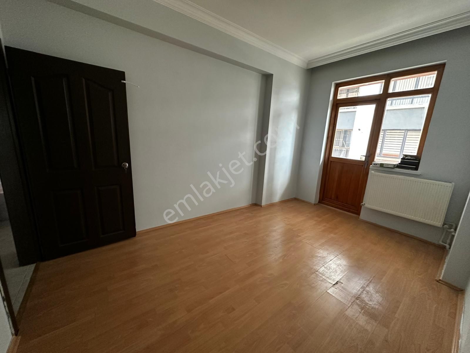 Osmangazi Cadde Üzeri Ara Katta Asansörlü Manzaralı Geniş M2 3+1 - Görsel 22