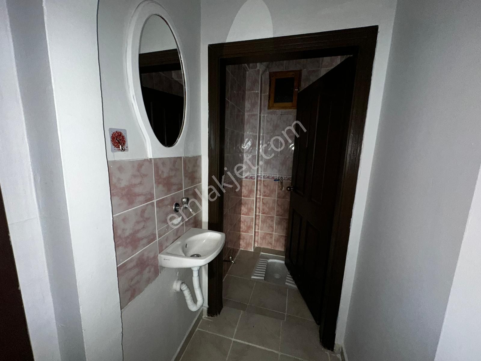 Osmangazi Cadde Üzeri Ara Katta Asansörlü Manzaralı Geniş M2 3+1 - Görsel 32