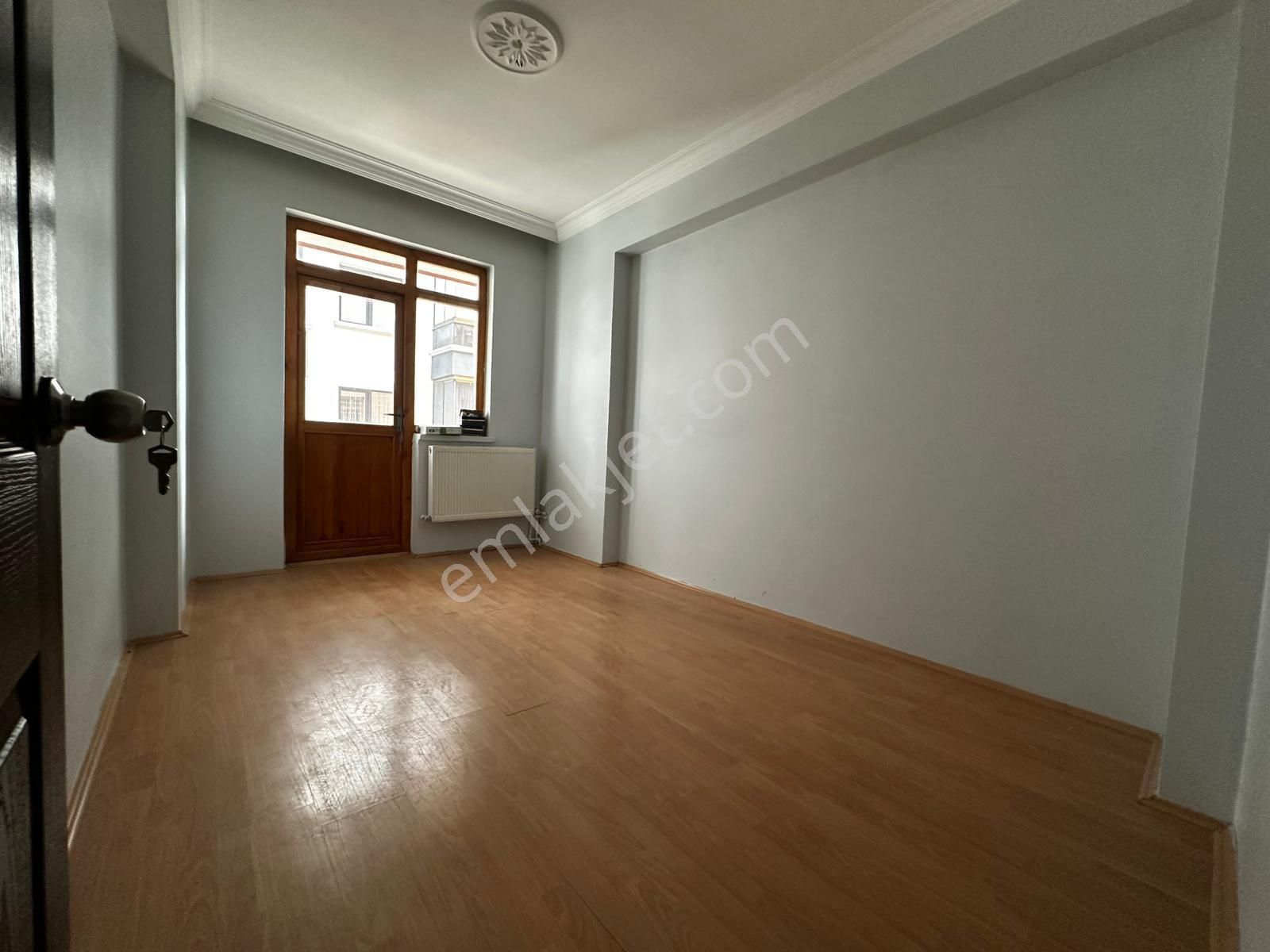 Osmangazi Cadde Üzeri Ara Katta Asansörlü Manzaralı Geniş M2 3+1 - Görsel 23