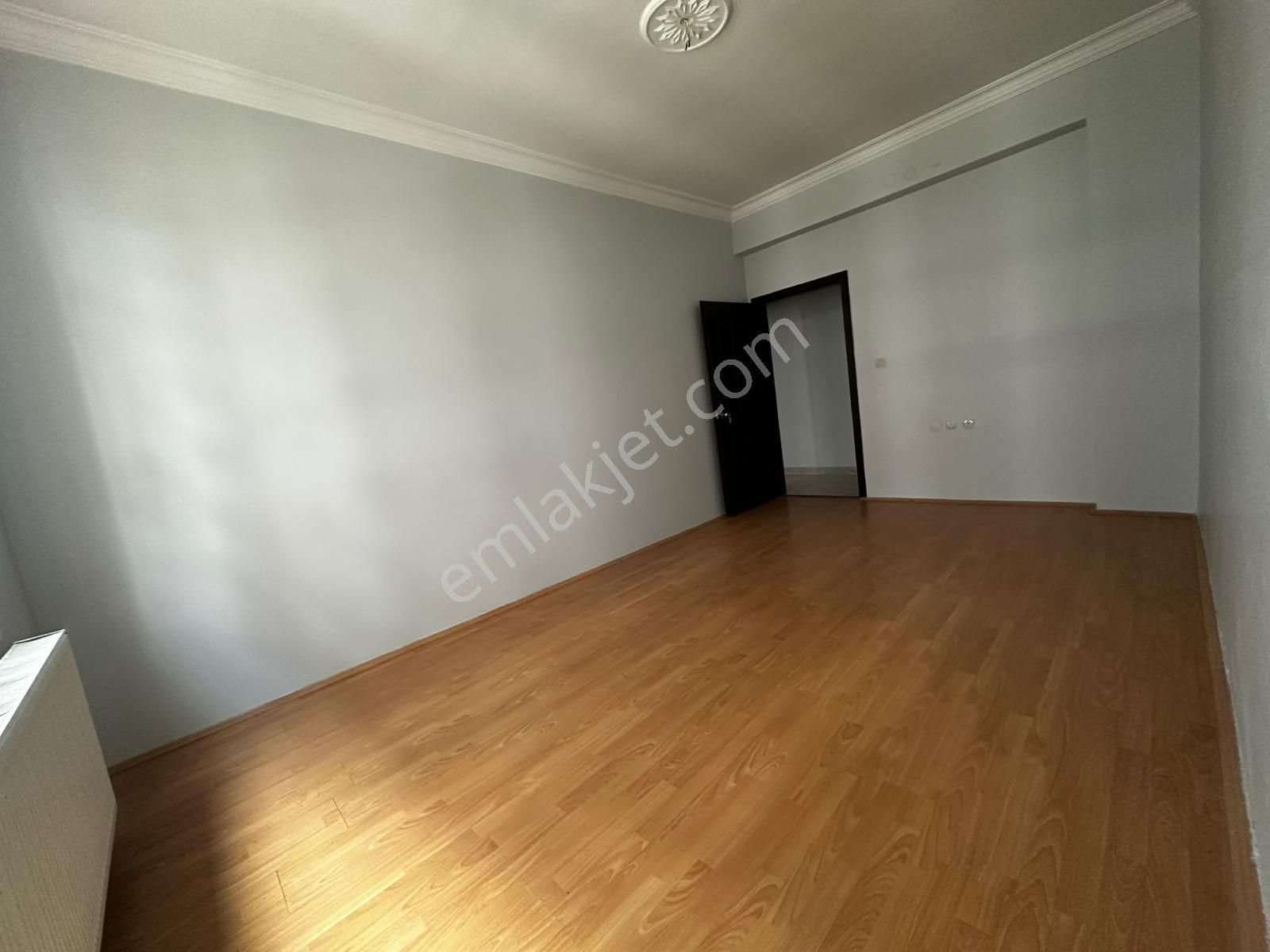 Osmangazi Cadde Üzeri Ara Katta Asansörlü Manzaralı Geniş M2 3+1 - Görsel 16