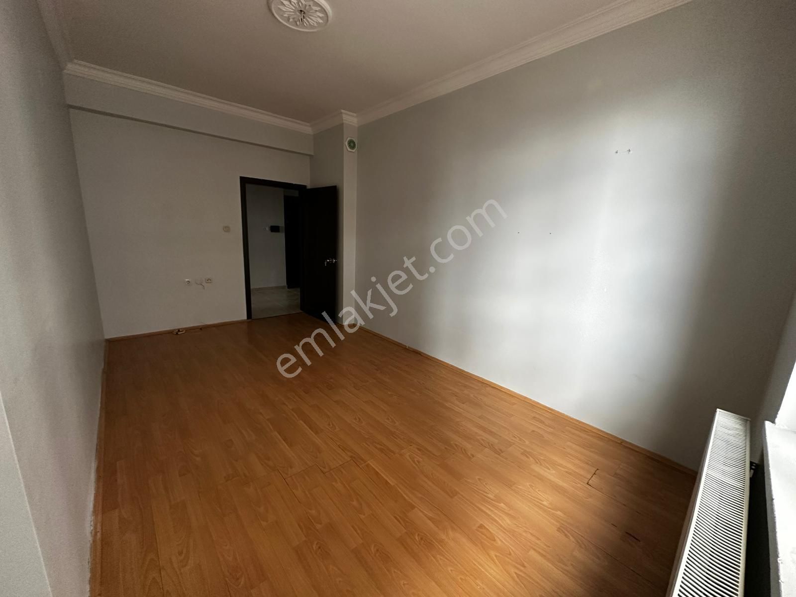 Osmangazi Cadde Üzeri Ara Katta Asansörlü Manzaralı Geniş M2 3+1 - Görsel 26