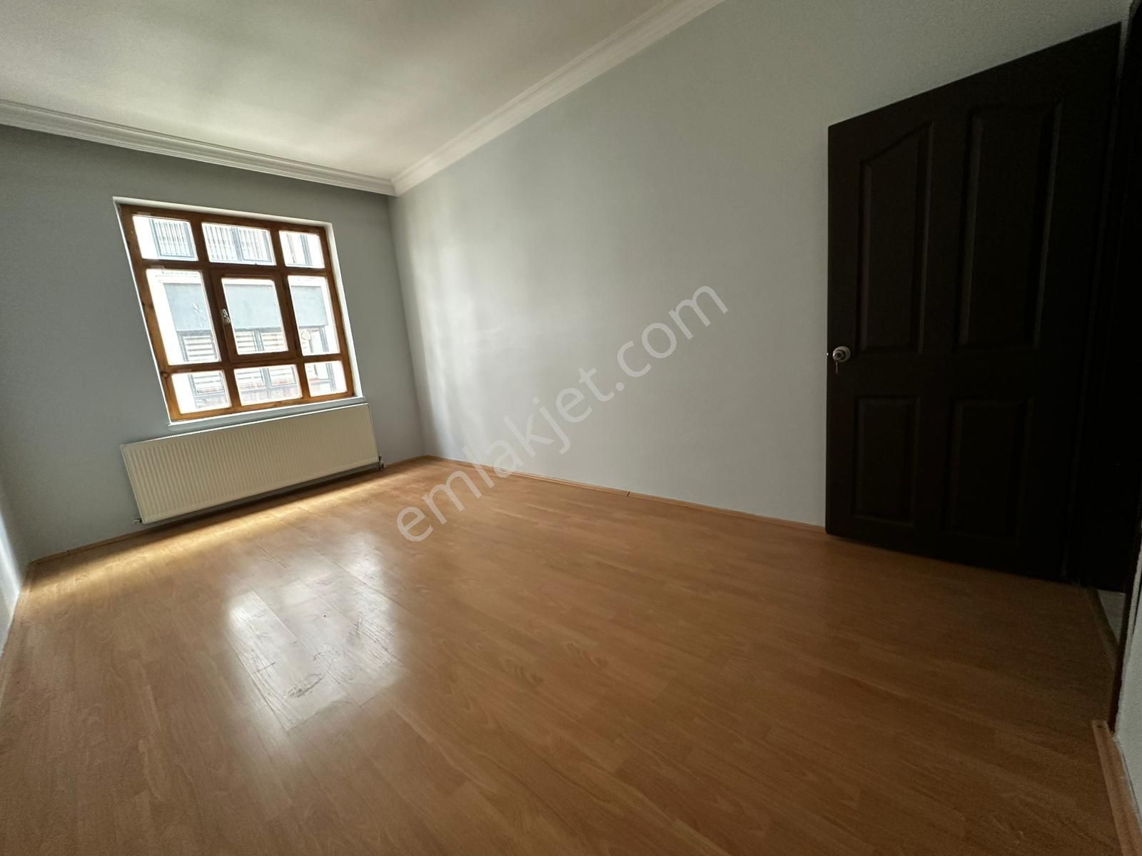 Osmangazi Cadde Üzeri Ara Katta Asansörlü Manzaralı Geniş M2 3+1 - Görsel 17